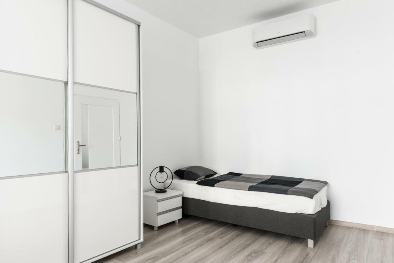 Tomasza 20 Apartment 140M2 Краков Экстерьер фото